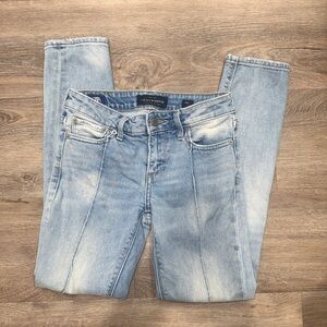 Lucky Brand Light Blue Skinny Jeans with Front Seam Detail